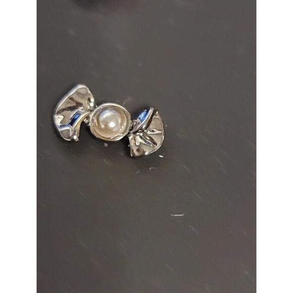 Coach Earrings - Picture 4 of 5